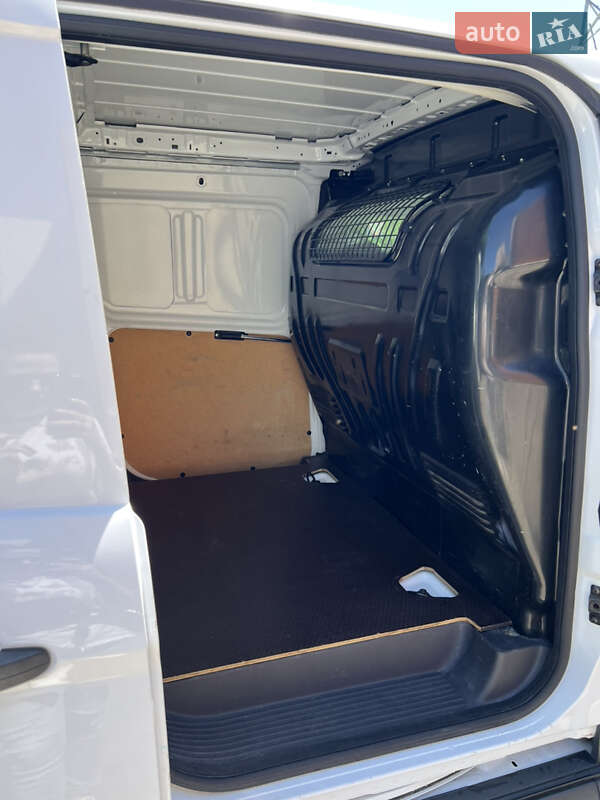 Вантажний фургон Ford Transit Connect 2015 в Одесі