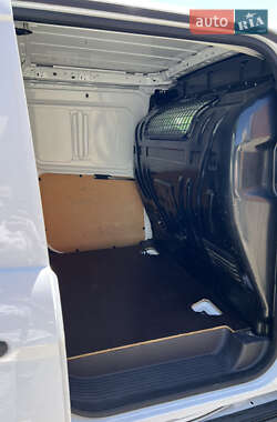 Грузовой фургон Ford Transit Connect 2015 в 