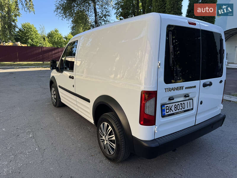 Вантажний фургон Ford Transit Connect 2009 в Кореці