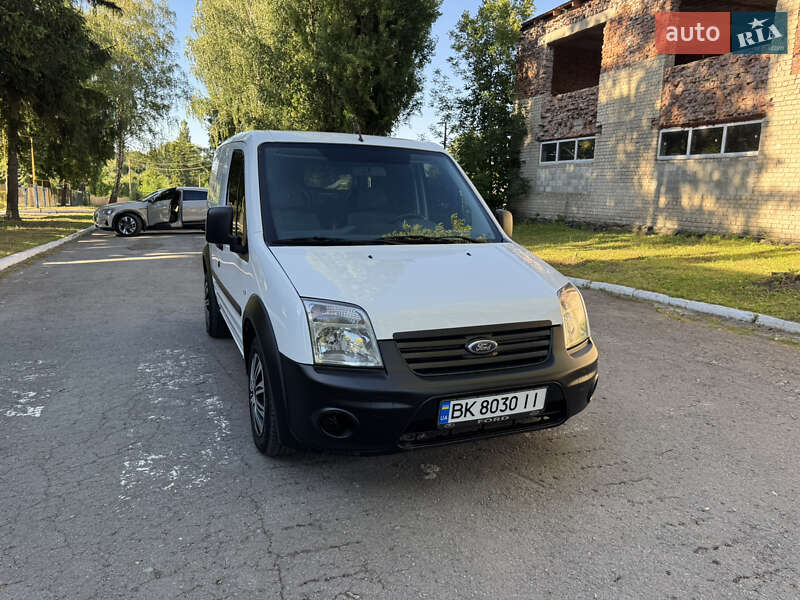 Вантажний фургон Ford Transit Connect 2009 в Кореці