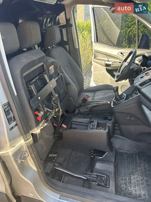 Вантажний фургон Ford Transit Connect 2016 в Зміїві