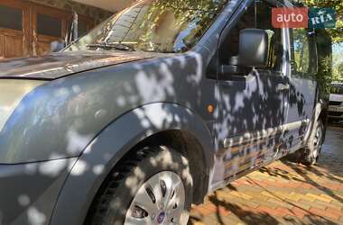 Минивэн Ford Transit Connect 2002 в 