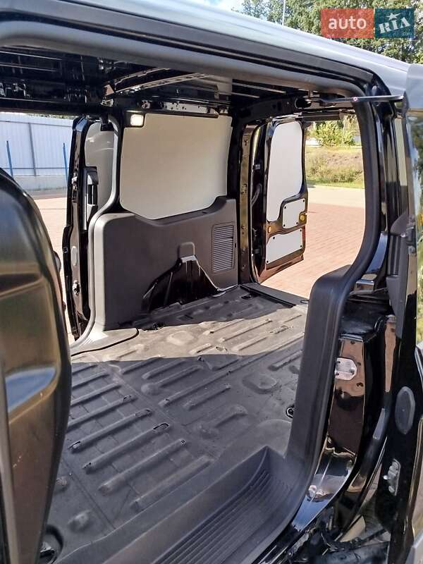 Вантажний фургон Ford Transit Connect 2017 в Полтаві