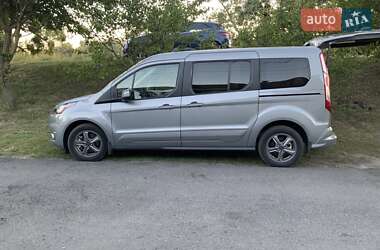 Минивэн Ford Transit Connect 2023 в 