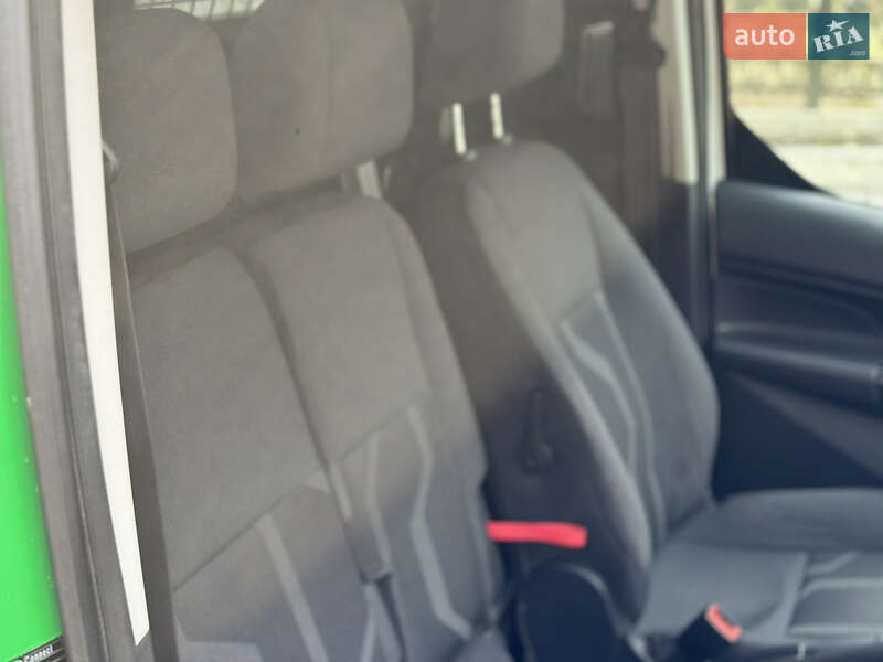 Вантажопасажирський фургон Ford Transit Connect 2015 в Хмільнику