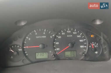 Мінівен Ford Transit Connect 2003 в 