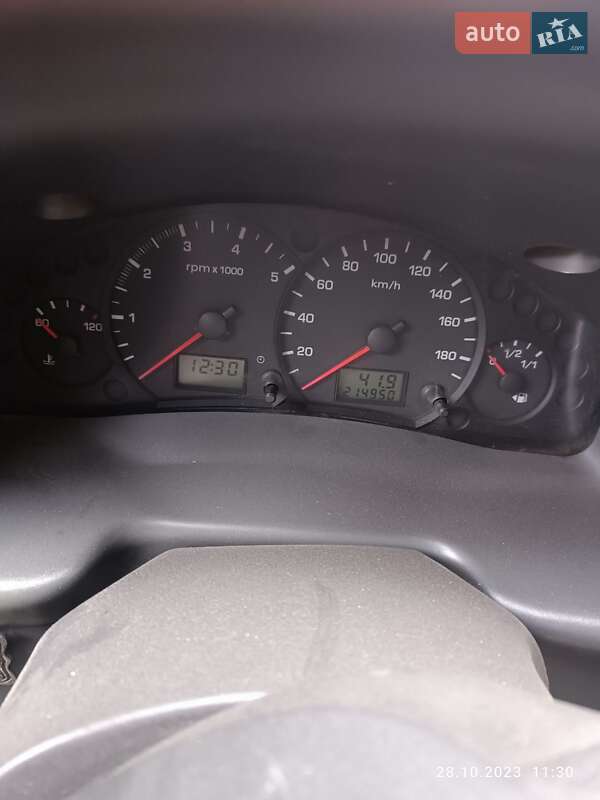 Мінівен Ford Transit Connect 2004 в Рівному