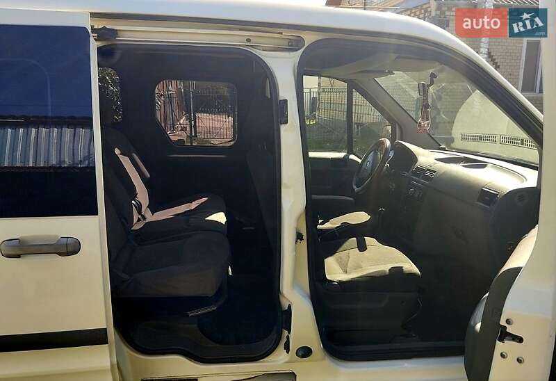 Мінівен Ford Transit Connect 2004 в Ізяславі