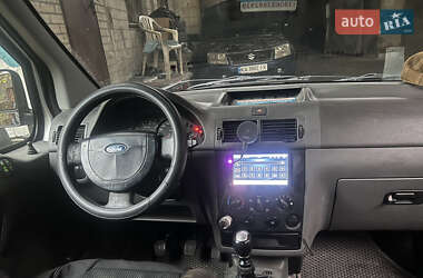 Грузовой фургон Ford Transit Connect 2004 в  фото 6 Грузовой фургон Ford Transit Connect 2004 в