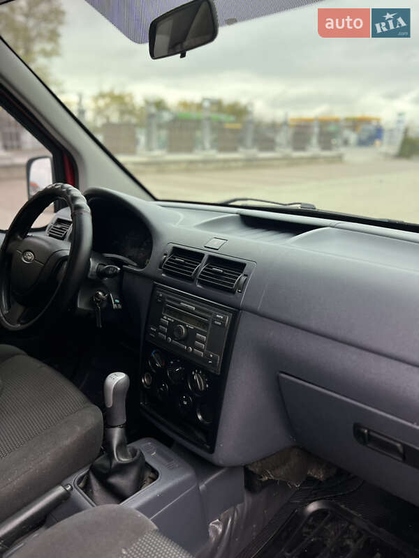Минивэн Ford Transit Connect 2006 в Снятине