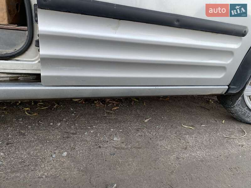 Грузовой фургон Ford Transit Connect 2006 в Рокитном