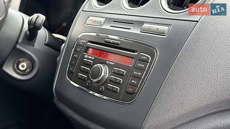Грузовой фургон Ford Transit Connect 2012 в Запорожье