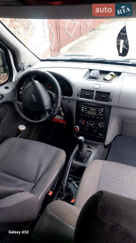 Минивэн Ford Transit Connect 2005 в Ракитном фото 6 Минивэн Ford Transit Connect 2005 в Ракитном