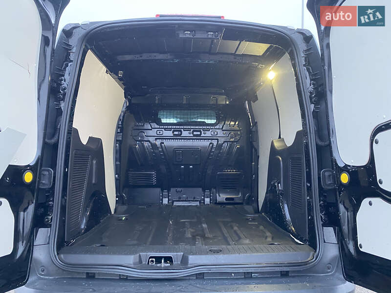 Грузовой фургон Ford Transit Connect 2017 в Радивилове