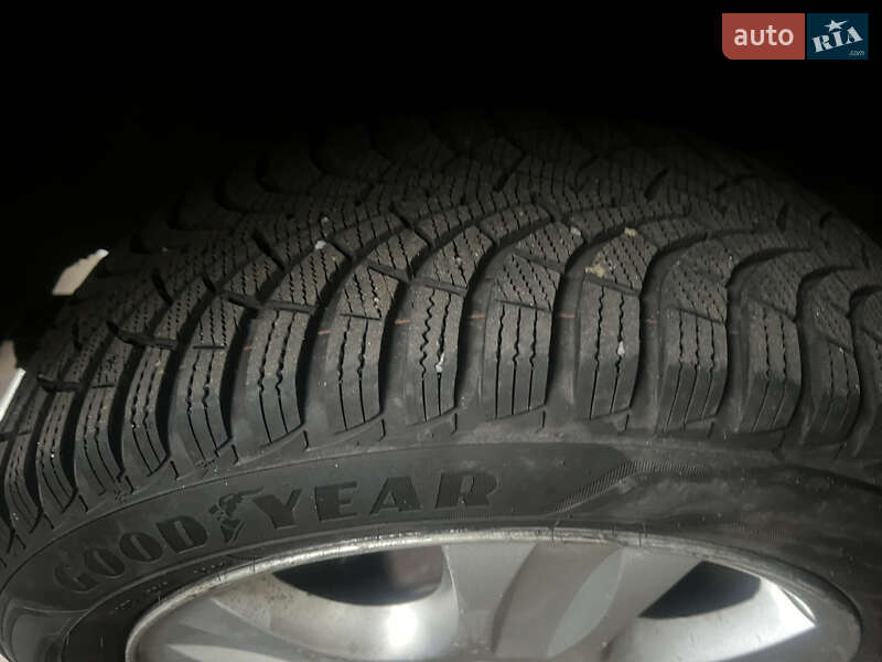 Грузовой фургон Ford Transit Connect 2004 в Киеве