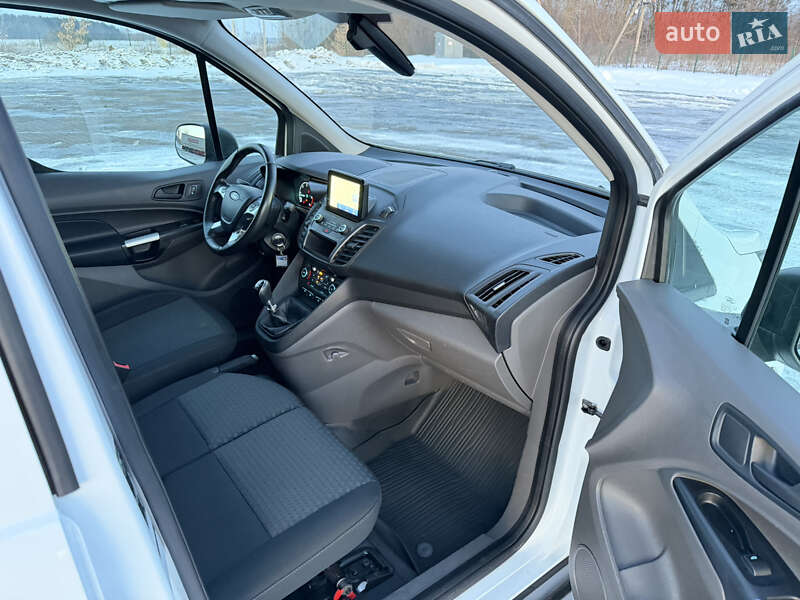 Вантажний фургон Ford Transit Connect 2018 в Радивиліві