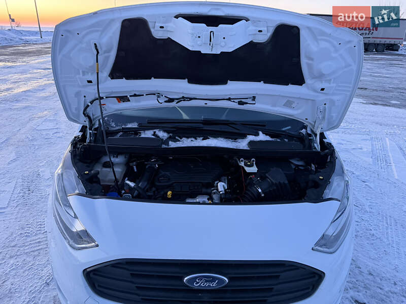 Вантажний фургон Ford Transit Connect 2018 в Радивиліві