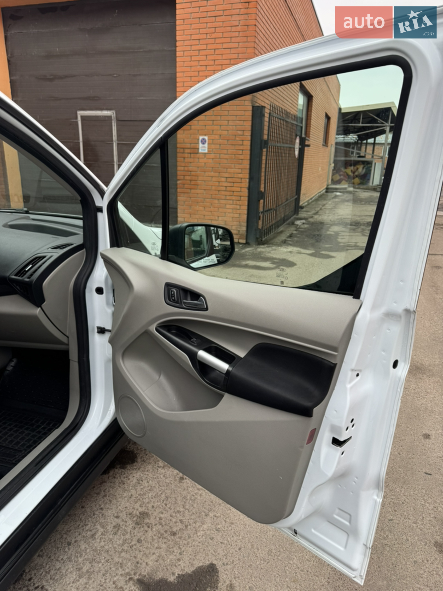 2018 Ford Transit Connect - мініатюра 16