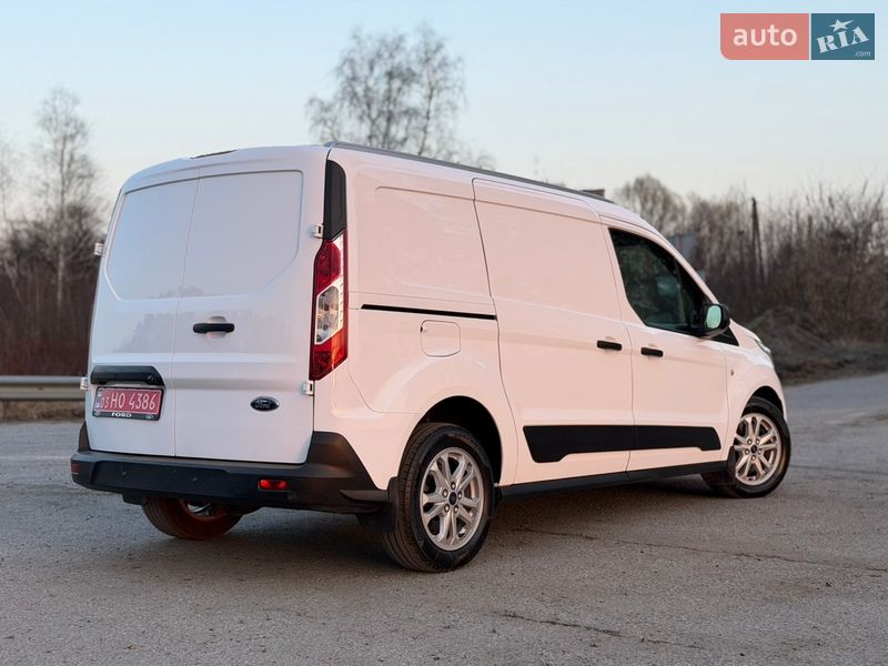 Вантажний фургон Ford Transit Connect 2022 в Радивиліві