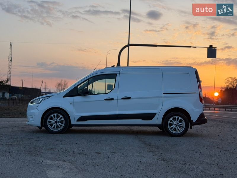 Вантажний фургон Ford Transit Connect 2022 в Радивиліві