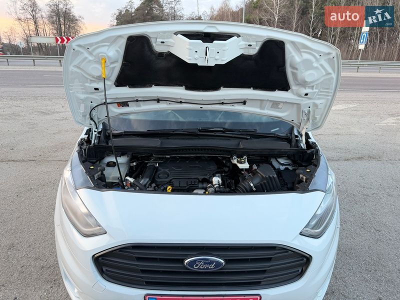 Вантажний фургон Ford Transit Connect 2022 в Радивиліві