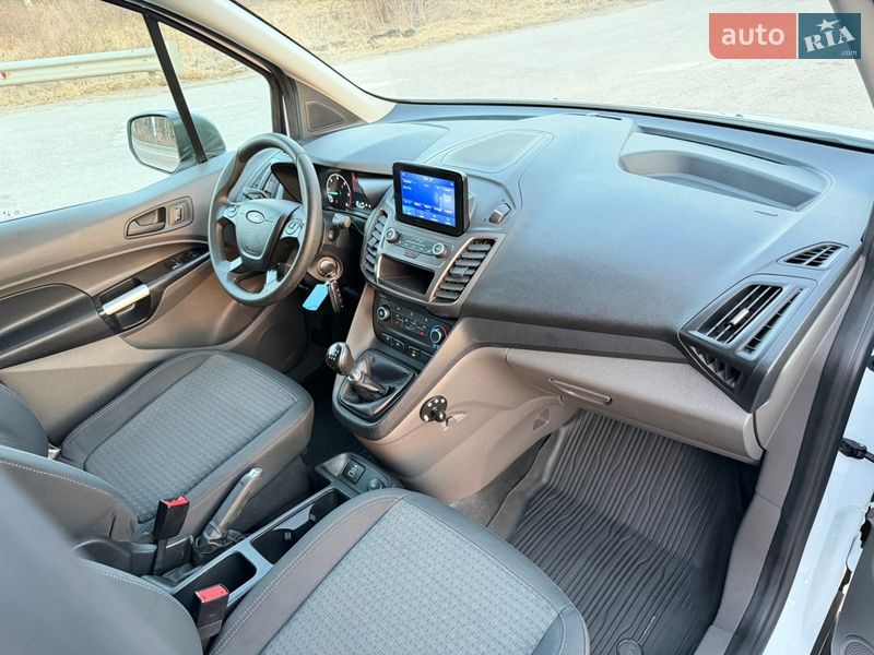 Вантажний фургон Ford Transit Connect 2022 в Радивиліві