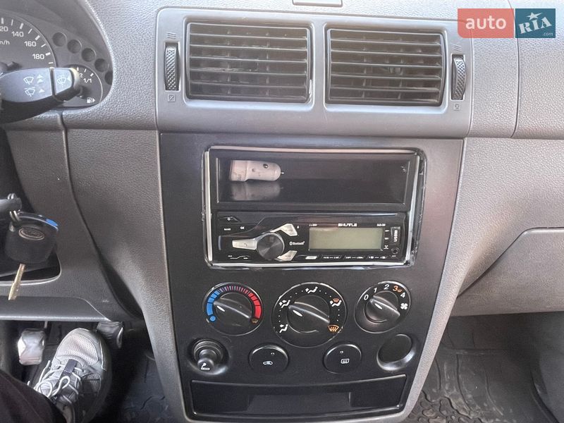 Мінівен Ford Transit Connect 2005 в Рівному