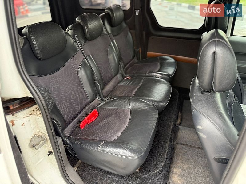 Мінівен Ford Transit Connect 2004 в Звягелі фото 24 Мінівен Ford Transit Connect 2004 в Звягелі