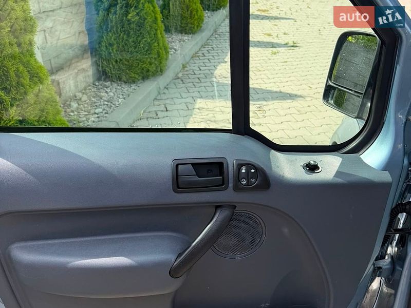 Мінівен Ford Transit Connect 2006 в Чернівцях