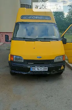 Ford Transit Courier 1993