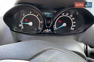 Грузовой фургон Ford Transit Courier 2015 в 