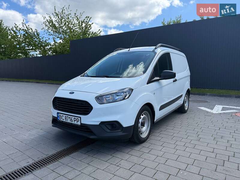 Вантажний фургон Ford Transit Courier 2023 в Івано-Франківську