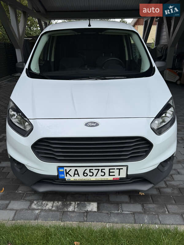 Грузовой фургон Ford Transit Courier 2021 в 