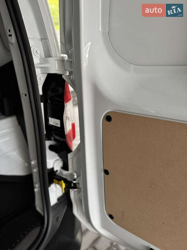 Грузовой фургон Ford Transit Courier 2021 в Киеве