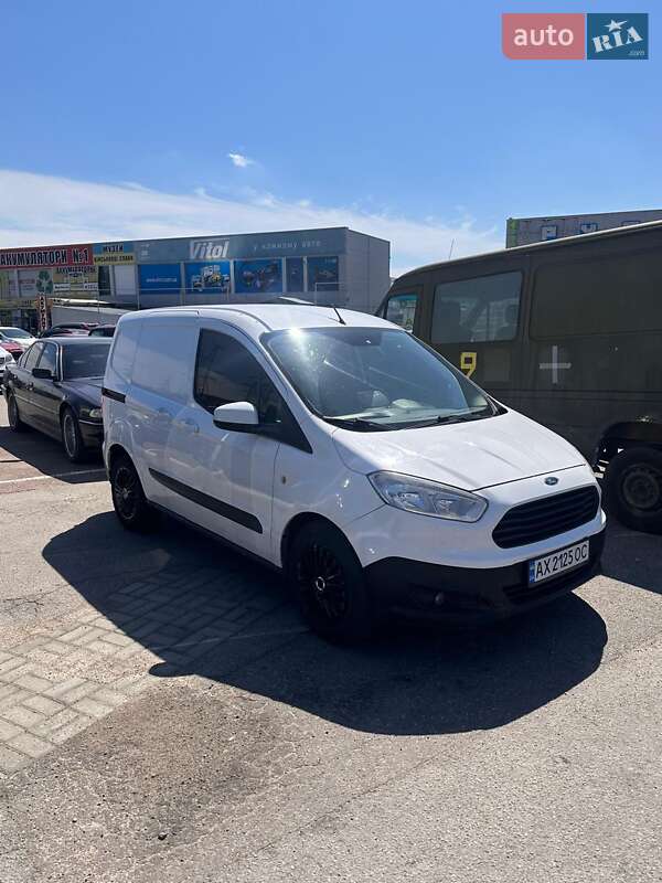 Ford Transit Courier 2015