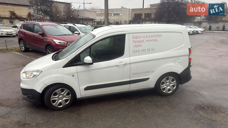 Грузовой фургон Ford Transit Courier 2015 в Киеве