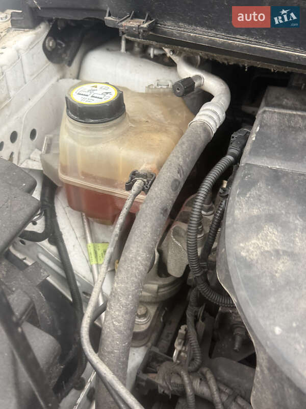 Грузовой фургон Ford Transit Courier 2015 в Киеве