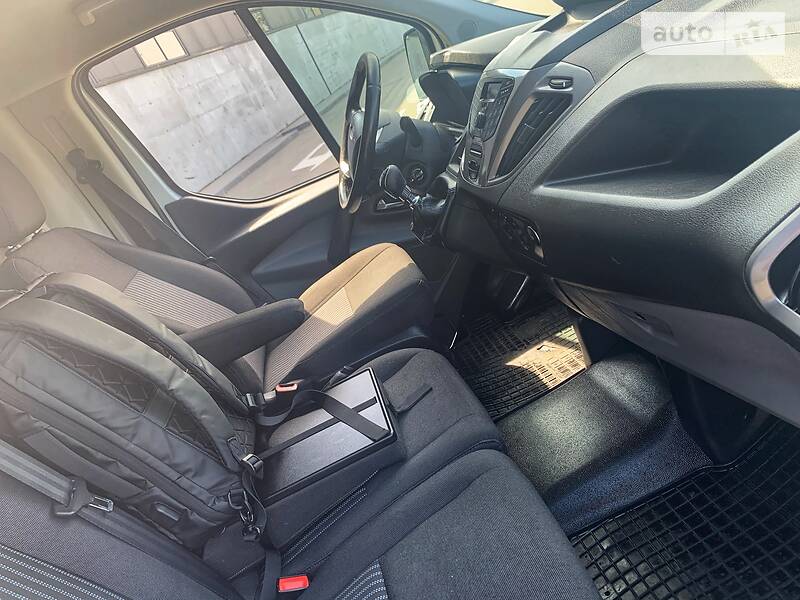 Вантажопасажирський фургон Ford Transit Custom 2015 в Києві