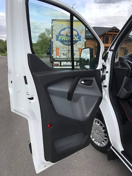Вантажопасажирський фургон Ford Transit Custom 2014 в Дубні