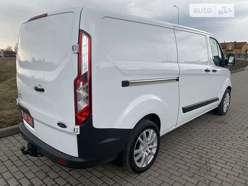 Вантажний фургон Ford Transit Custom 2018 в Львові