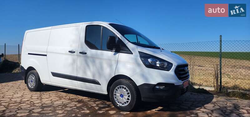 Вантажний фургон Ford Transit Custom 2019 в Нововолинську