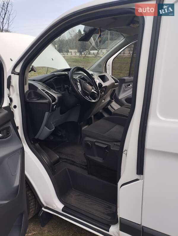 Вантажний фургон Ford Transit Custom 2016 в Славутичі