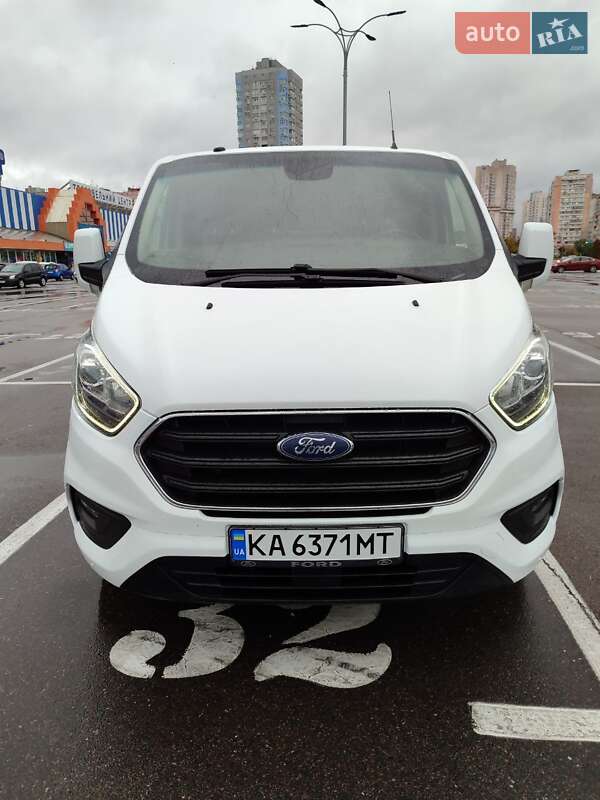 Грузовой фургон Ford Transit Custom 2018 в 