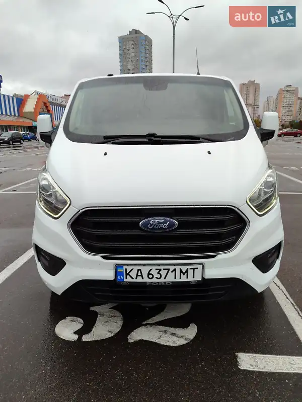 Грузовой фургон Ford Transit Custom 2018 в 