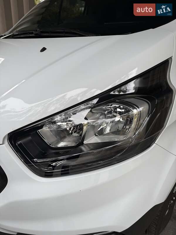 Грузовой фургон Ford Transit Custom 2022 в Киеве