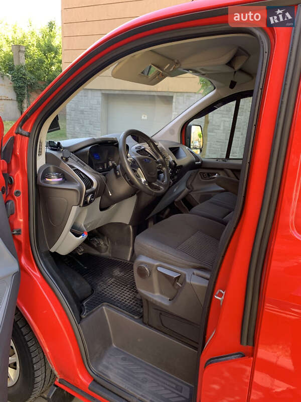 Вантажний фургон Ford Transit Custom 2015 в Львові