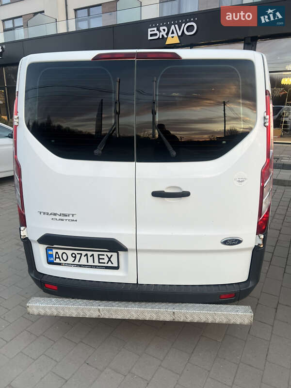 Минивэн Ford Transit Custom 2015 в Ужгороде