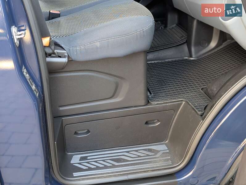 Вантажний фургон Ford Transit Custom 2014 в Івано-Франківську