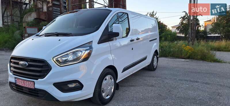 Вантажний фургон Ford Transit Custom 2021 в Бережанах