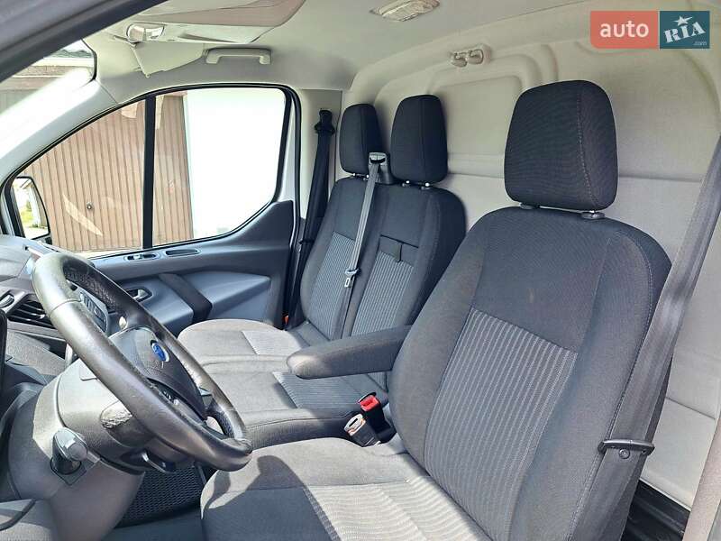Вантажний фургон Ford Transit Custom 2016 в Малині